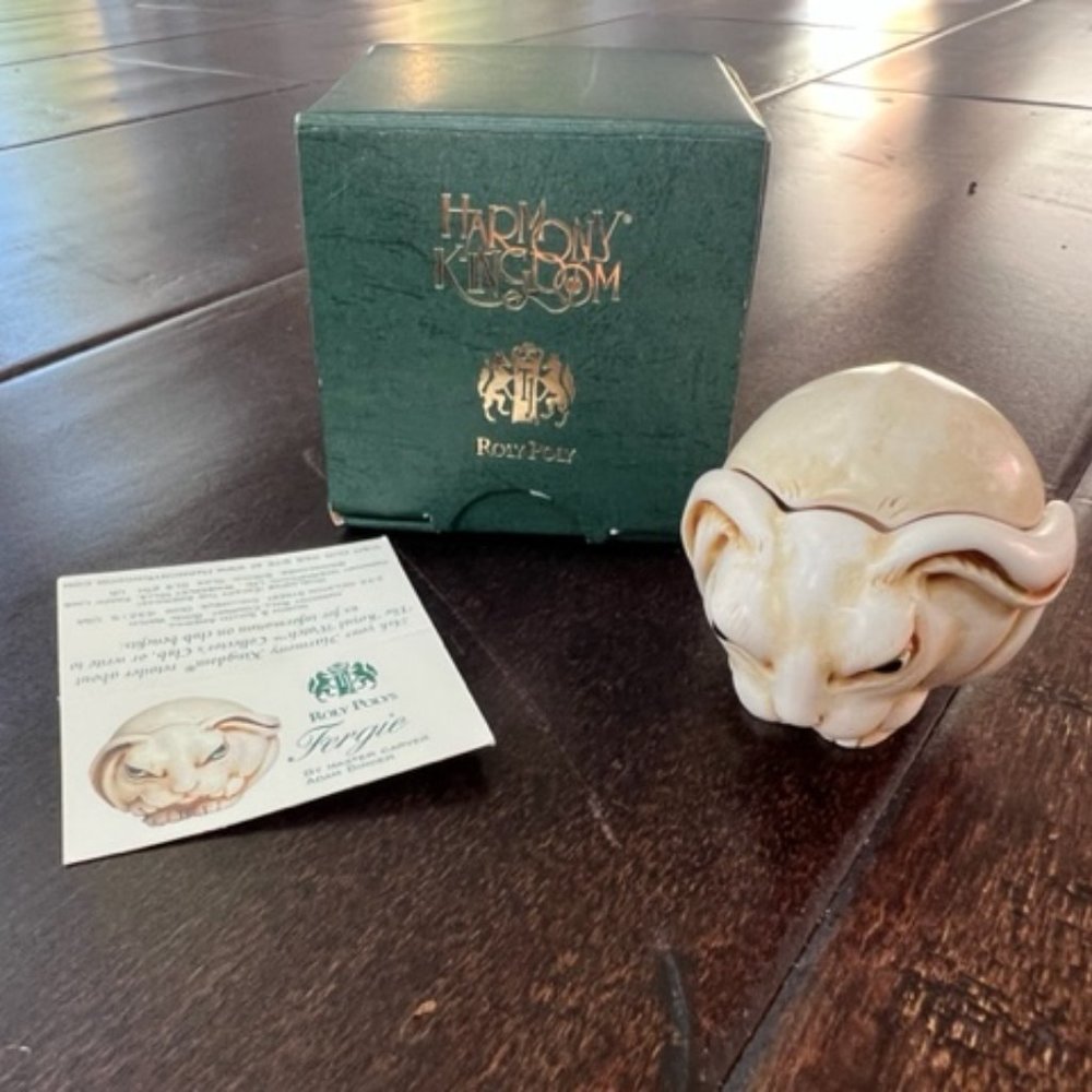 Fergie Harmony Kingdom Bunny Rabbit Trinket Box by artist Adam Binder